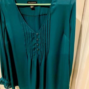 Pea in the Pod maternity shirt